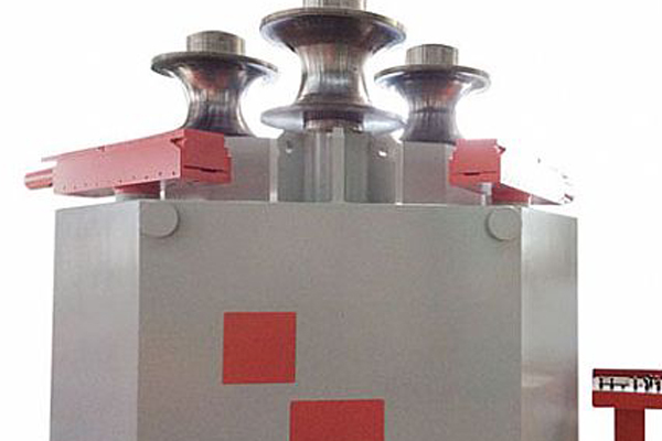 講解型材彎曲機在作業中應注意的事項